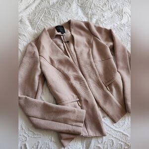 Dynamite  beige gold fitted blazer